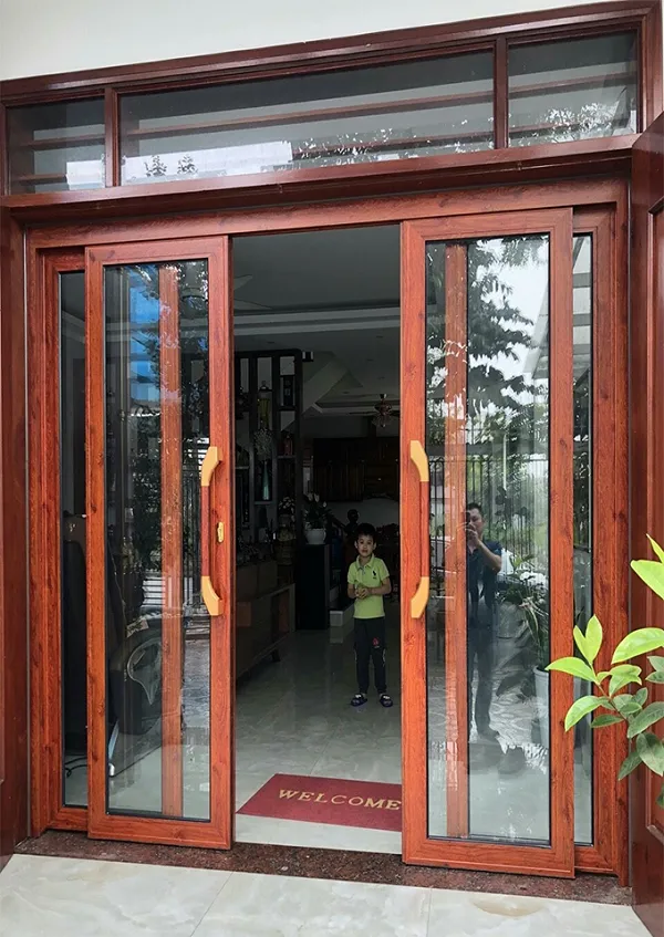 Cửa trượt quay nhôm kính
